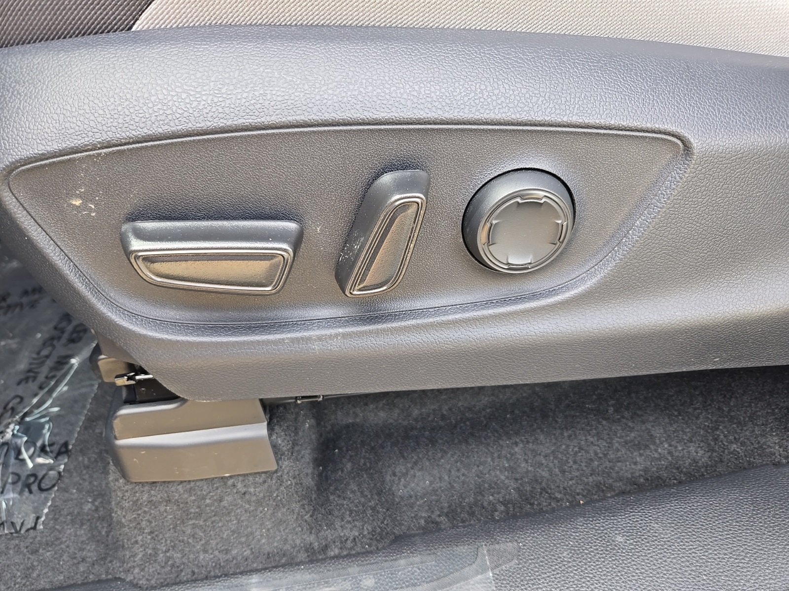 Vehicle image 25 of 47