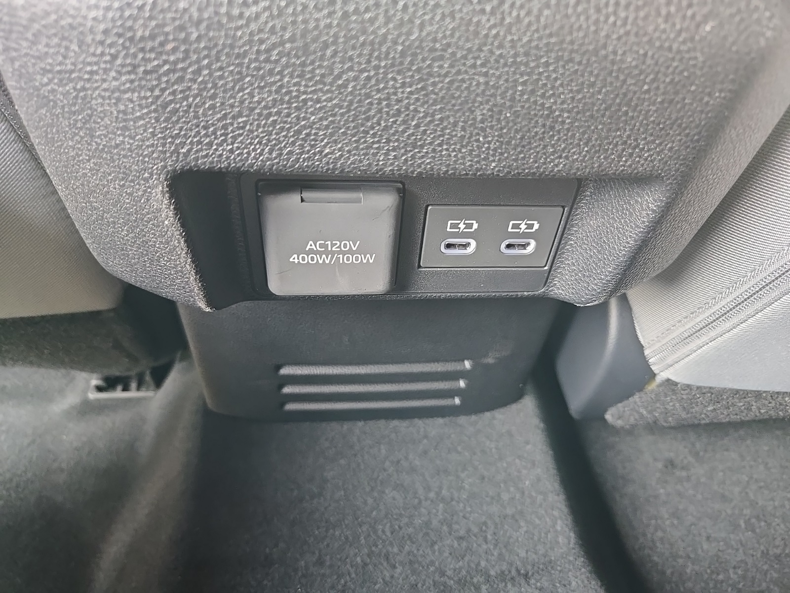 Vehicle image 23 of 47