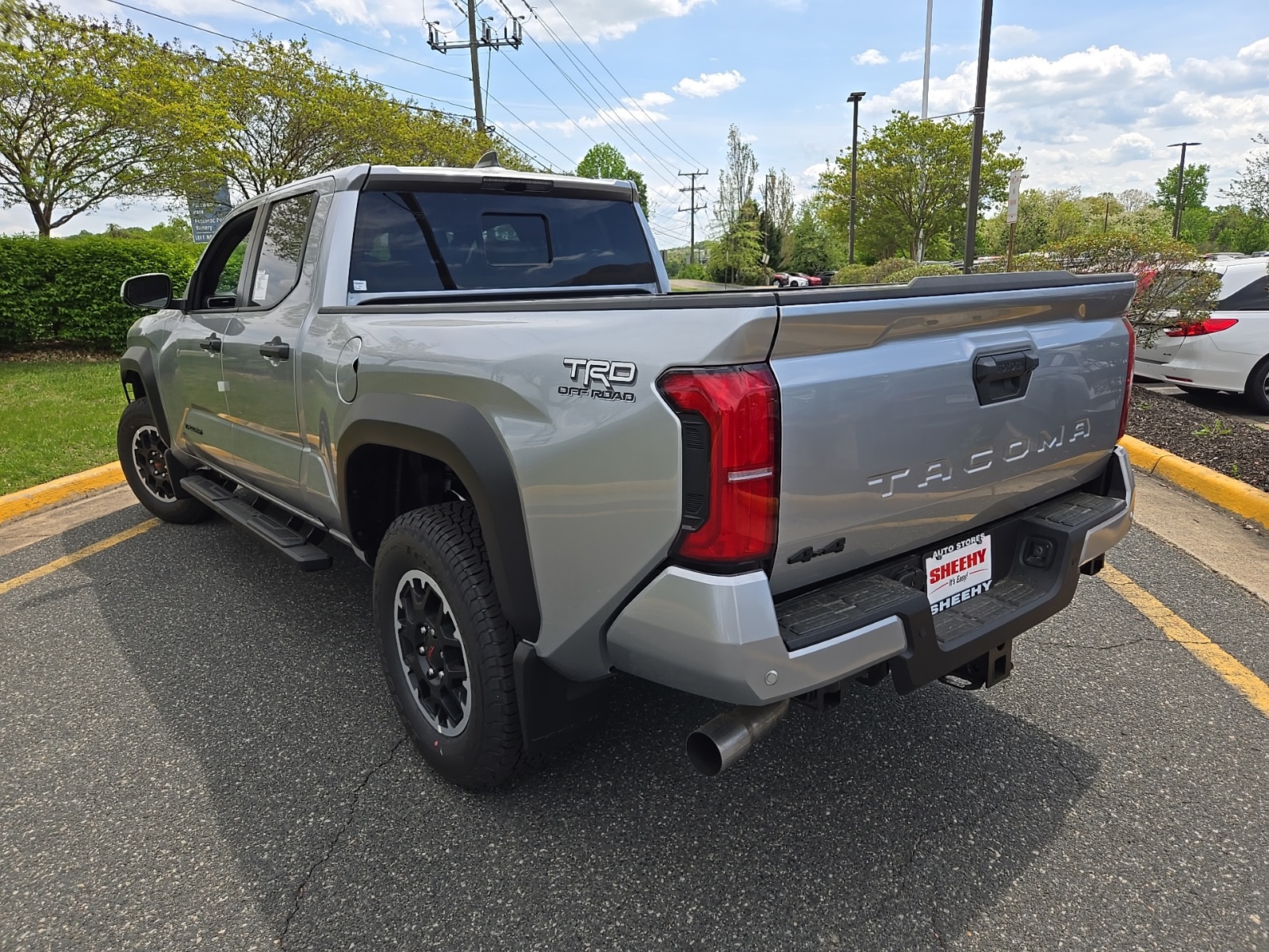 Vehicle image 8 of 47