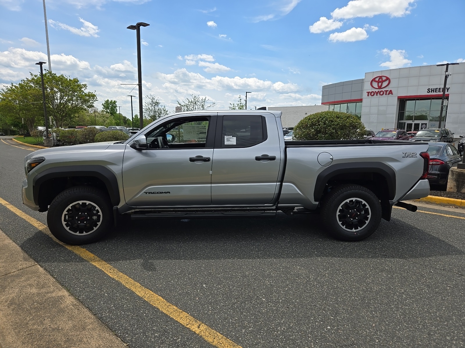 Vehicle image 2 of 47