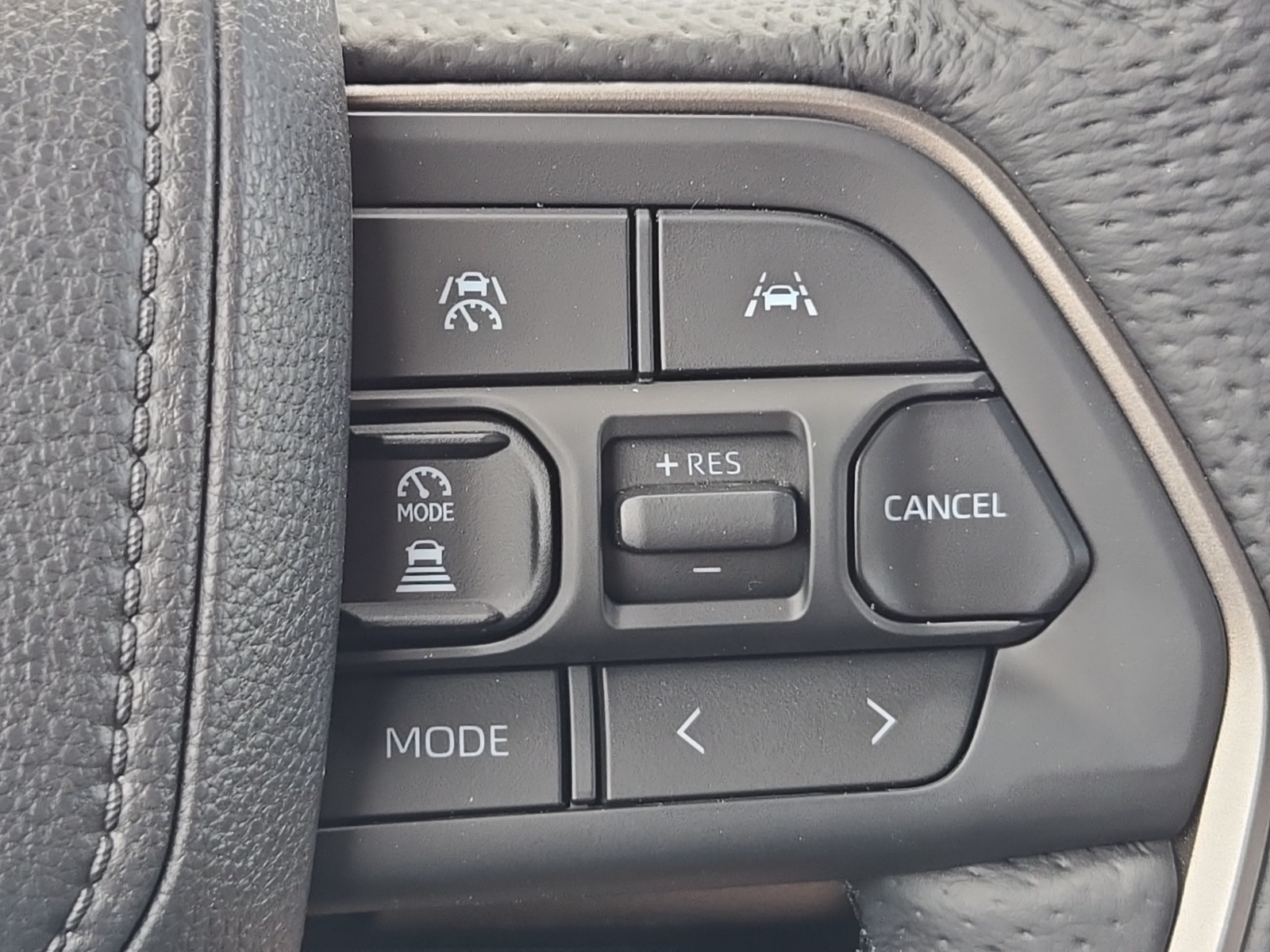 Vehicle image 32 of 47