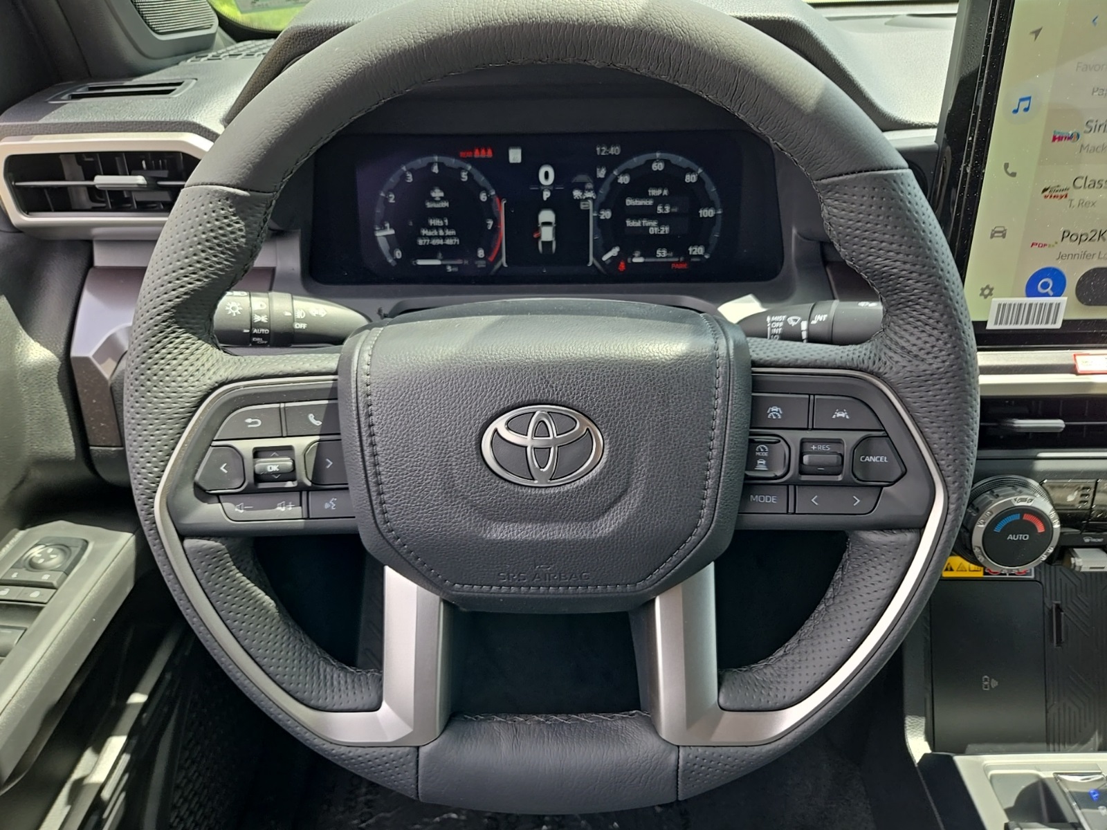 Vehicle image 21 of 47