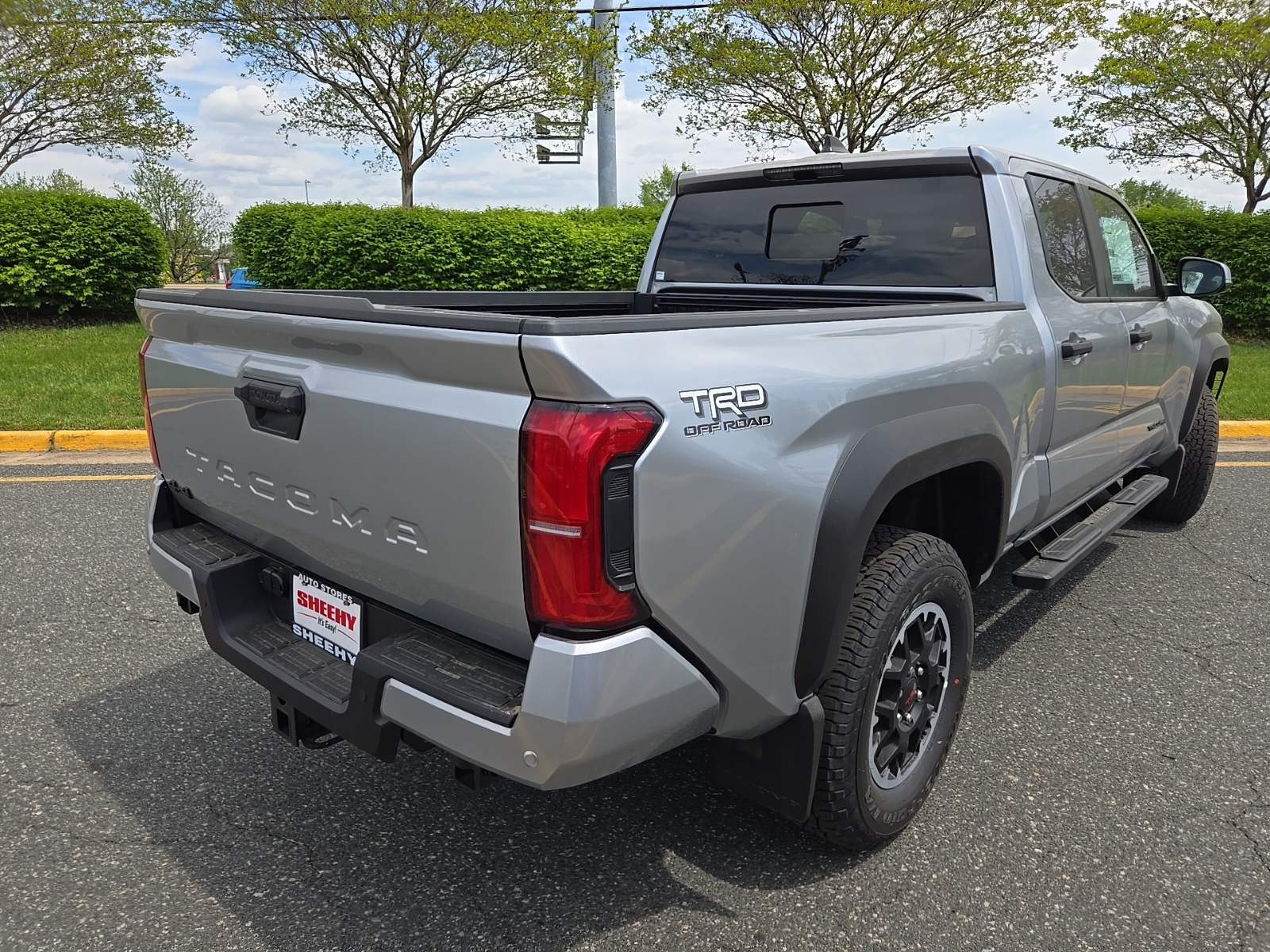 Vehicle image 3 of 47