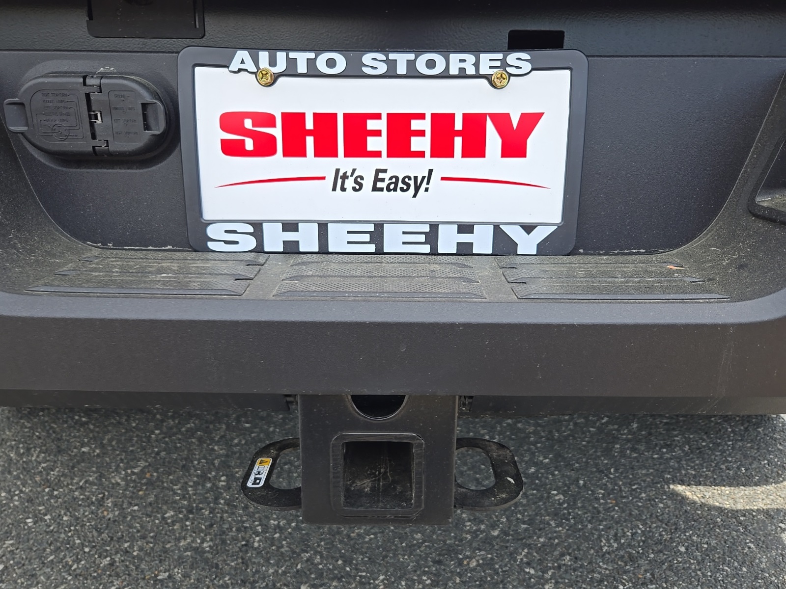 Vehicle image 10 of 47