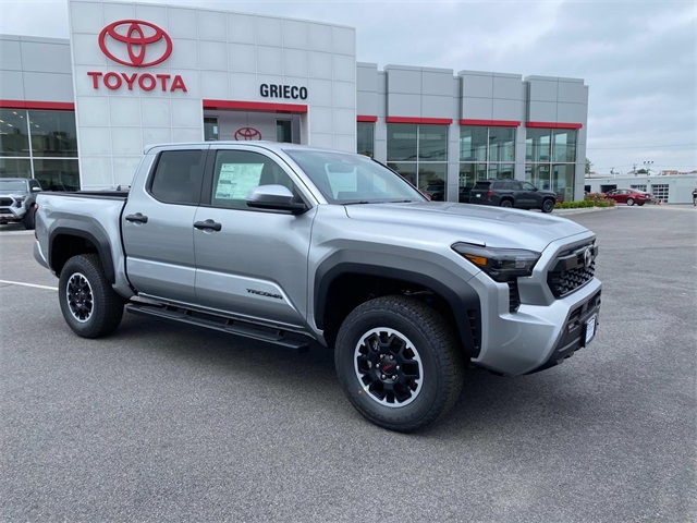 2025 Toyota Tacoma TRD Off Road Image 1 of 14