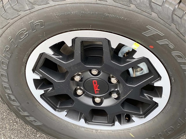 2025 Toyota Tacoma TRD Off Road Image 5 of 14