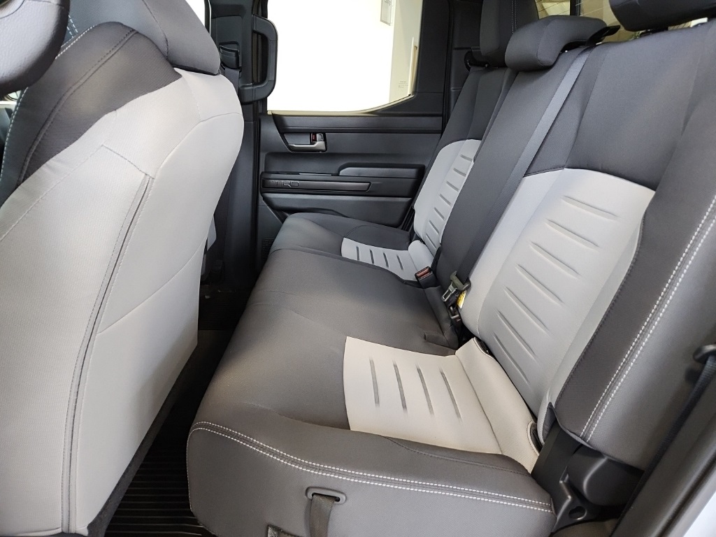 Vehicle image 13 of 29
