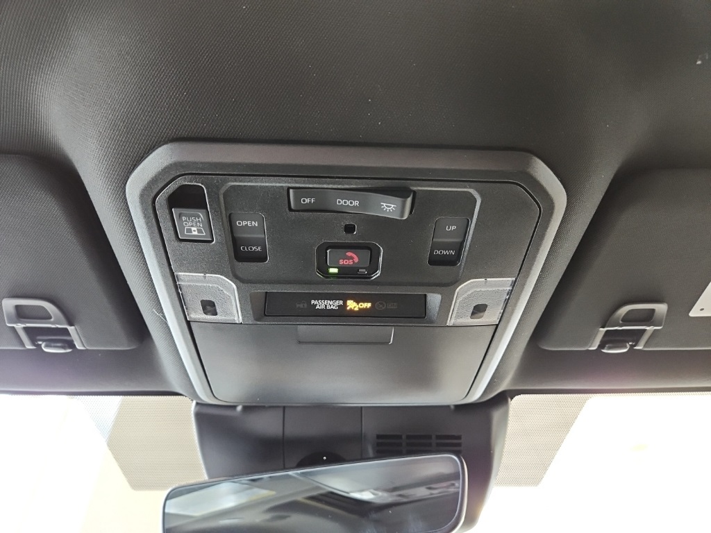 Vehicle image 27 of 29