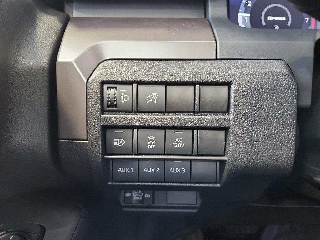Vehicle image 23 of 29