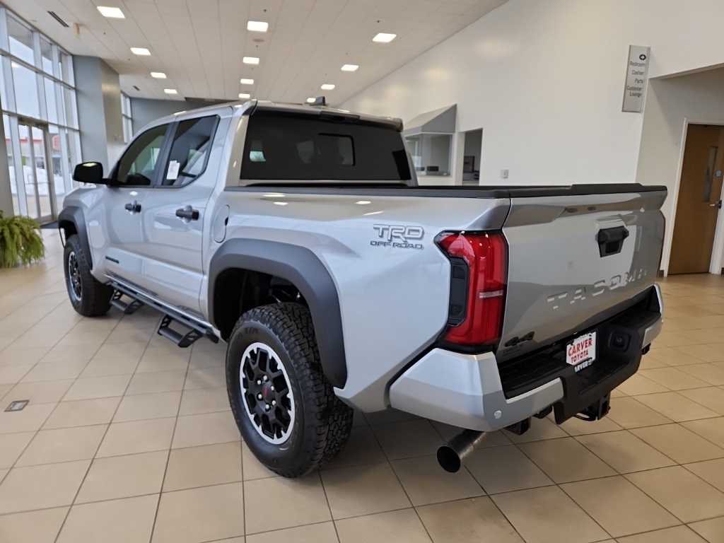 Vehicle image 8 of 29