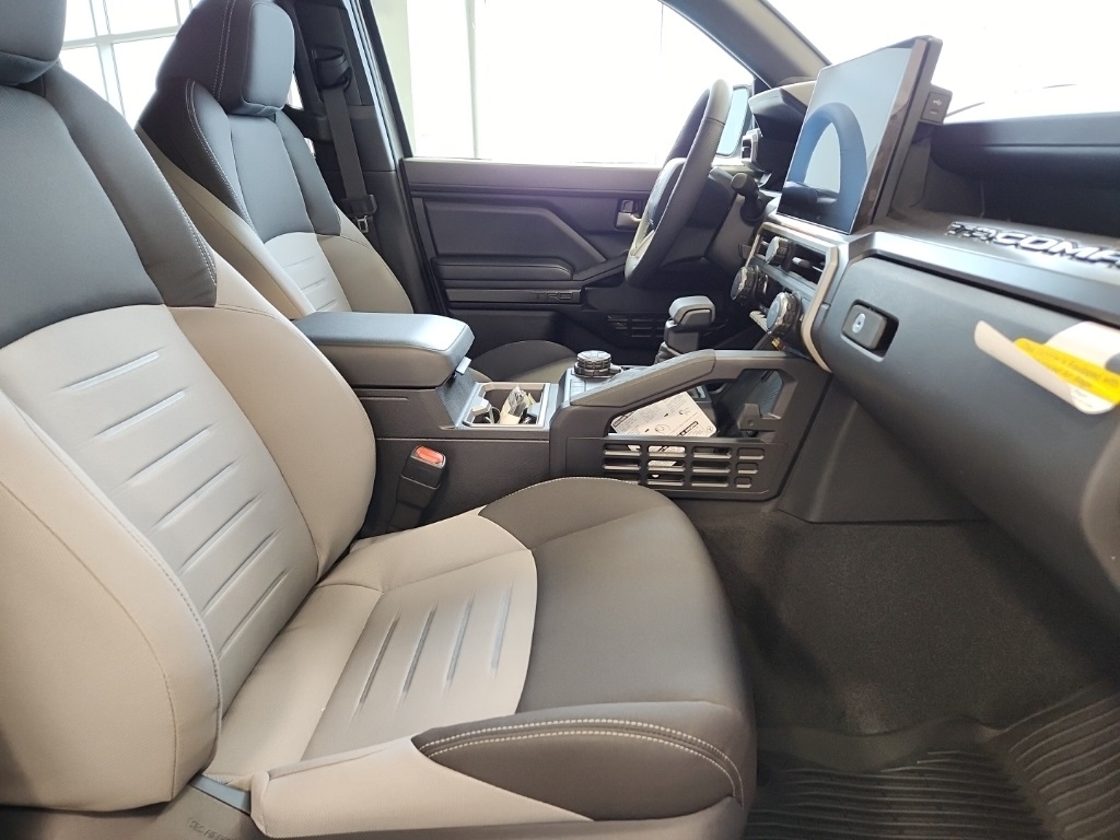 Vehicle image 19 of 29