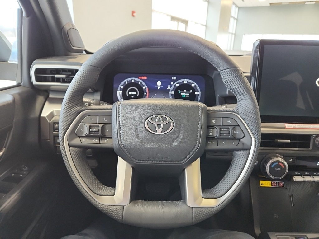 Vehicle image 21 of 29