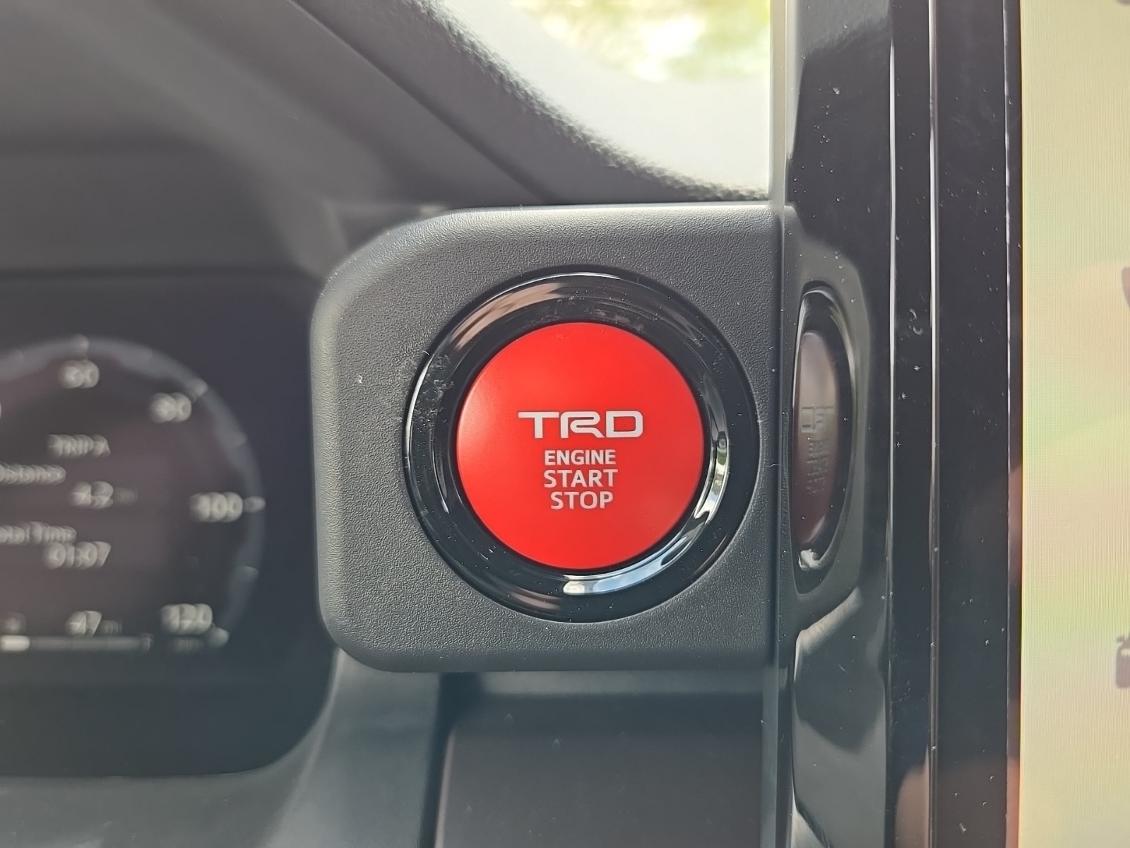 Vehicle image 51 of 53