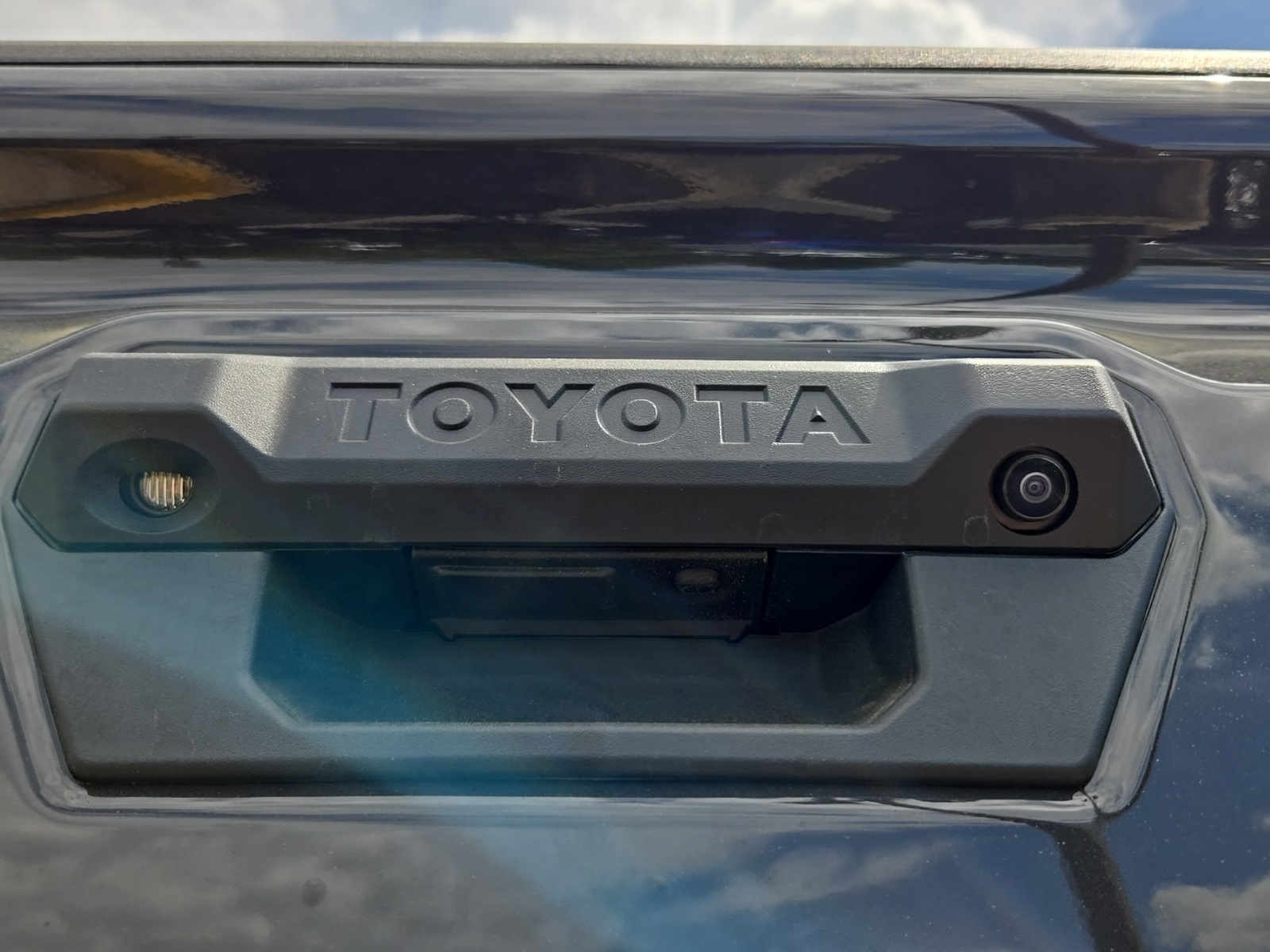 Vehicle image 11 of 53