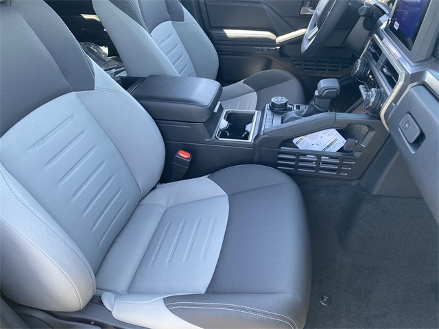 Vehicle image 24 of 27