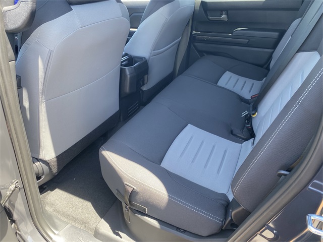 Vehicle image 22 of 27