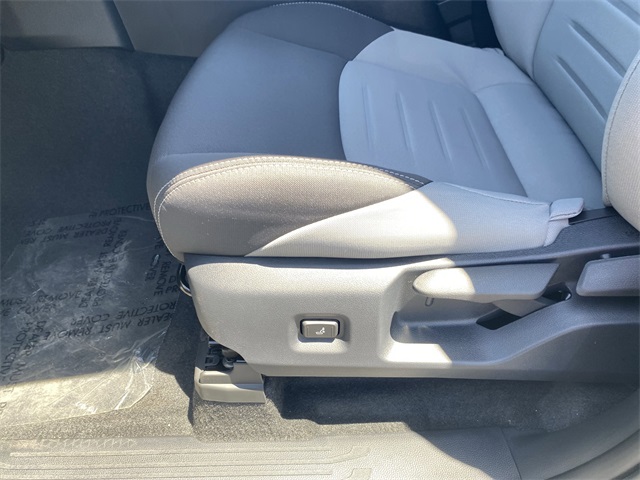 Vehicle image 16 of 27