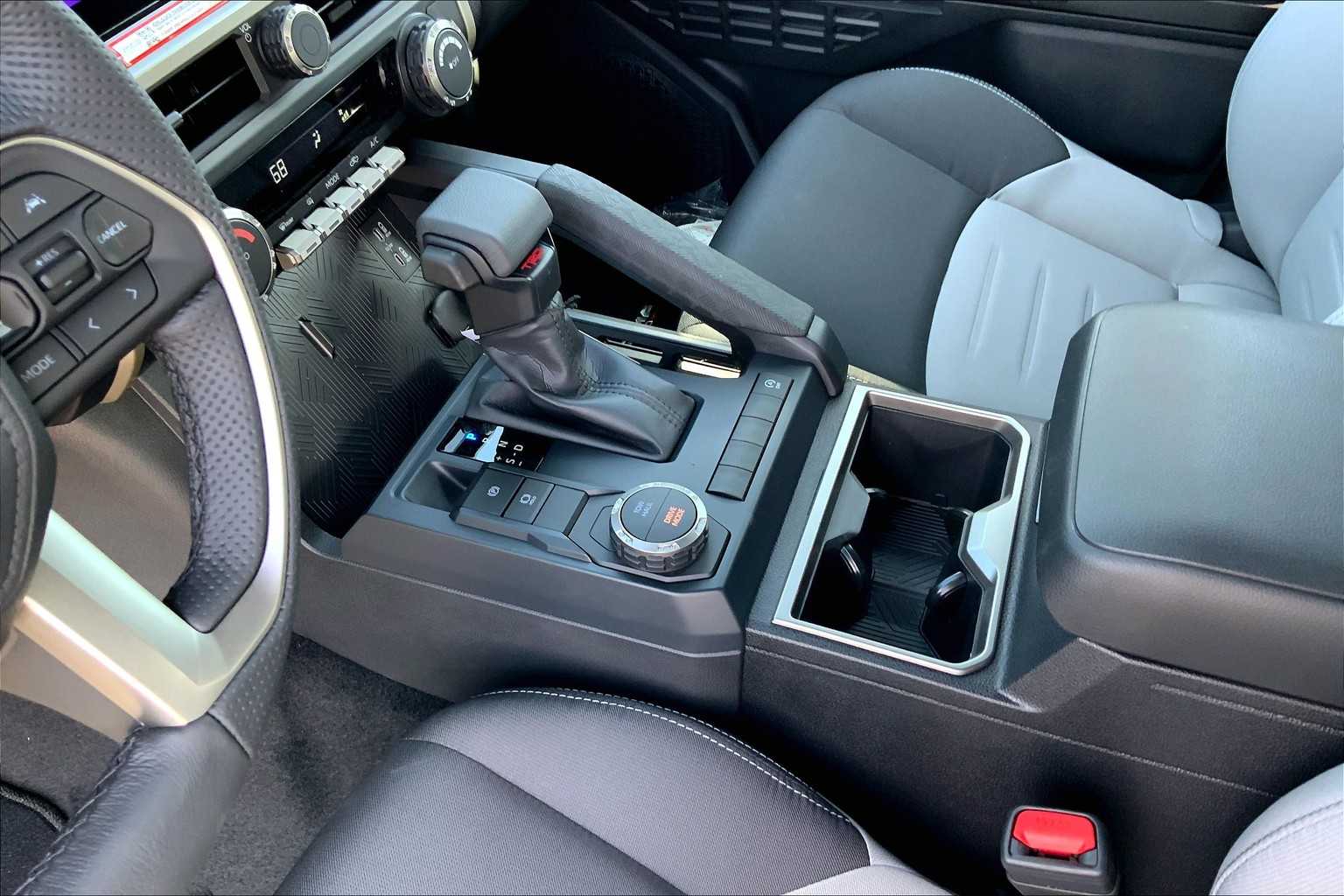 Vehicle image 8 of 22