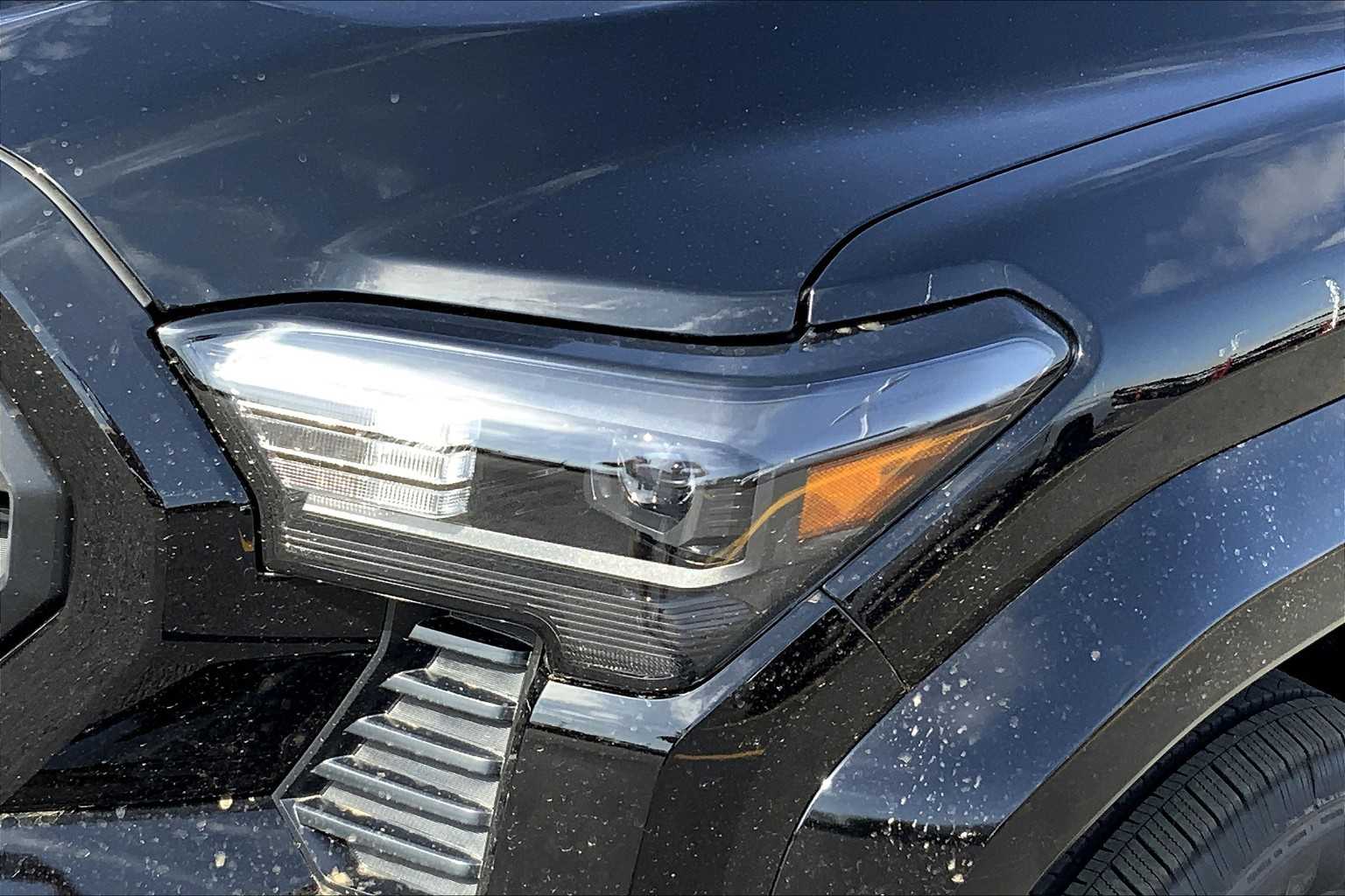 Vehicle image 13 of 22