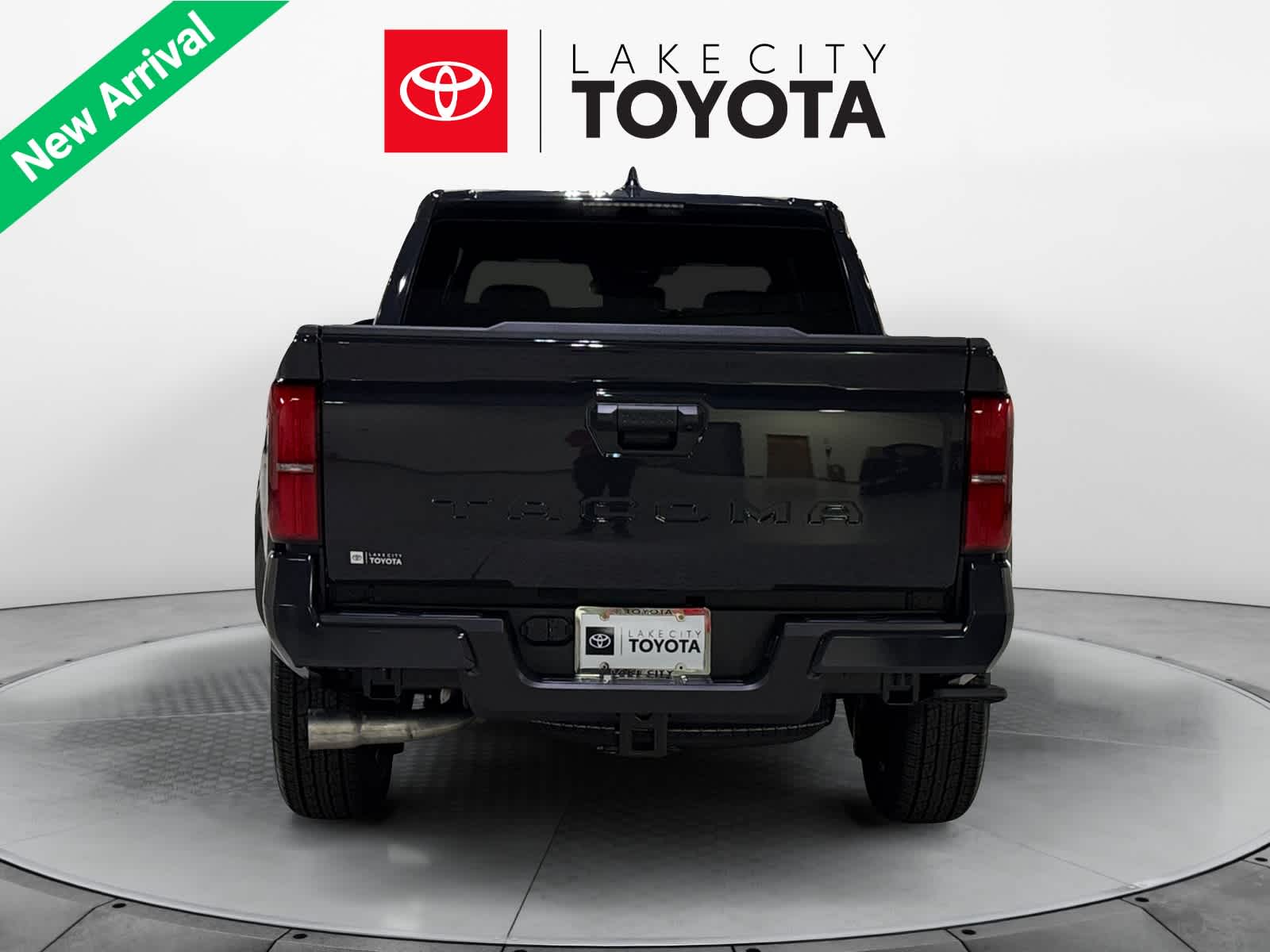 2025 Toyota Tacoma TRD Sport Image 6 of 17