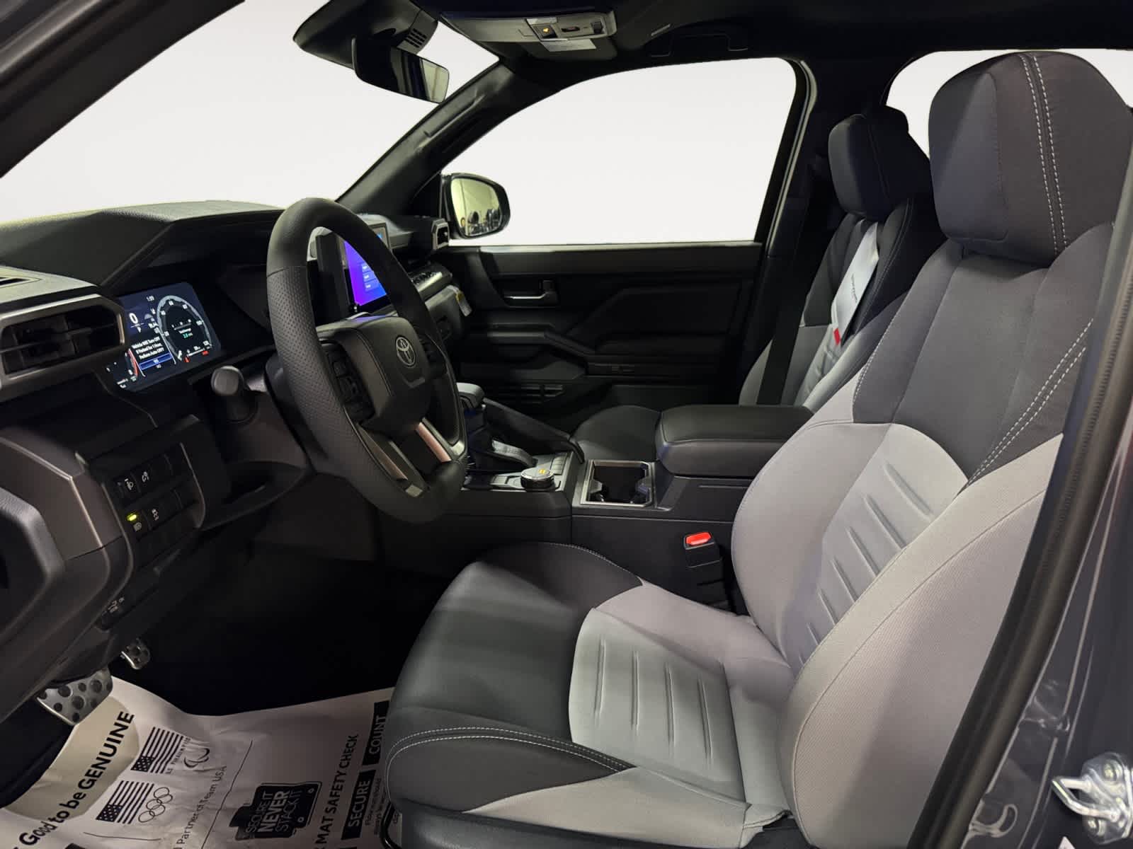 2025 Toyota Tacoma TRD Sport Image 12 of 17