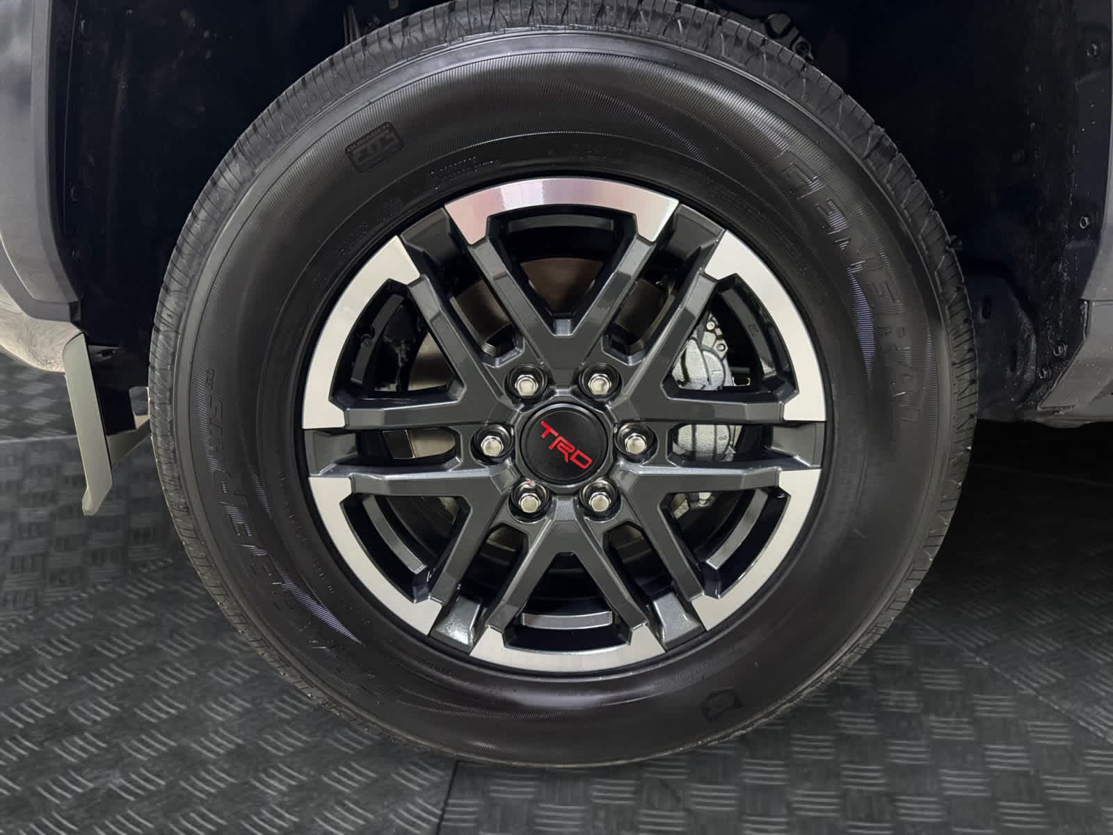 2025 Toyota Tacoma TRD Sport Image 9 of 17