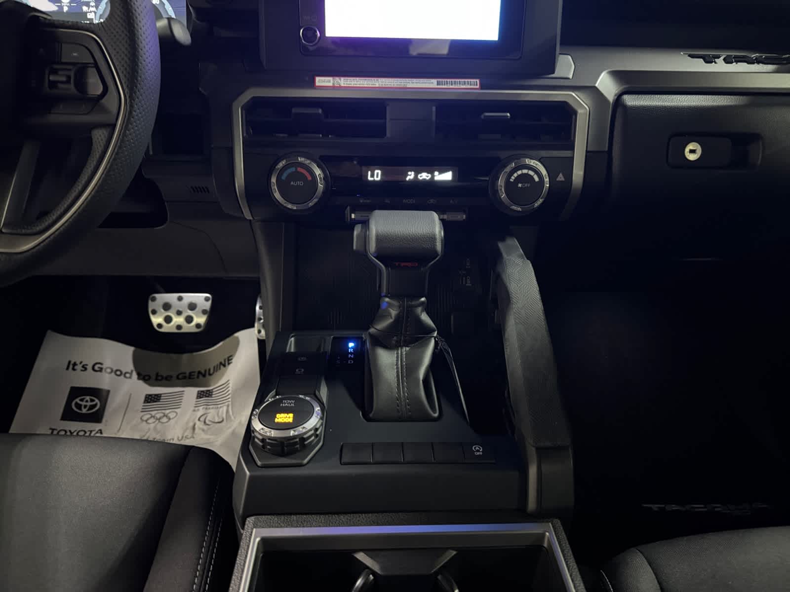 2025 Toyota Tacoma TRD Sport Image 15 of 17