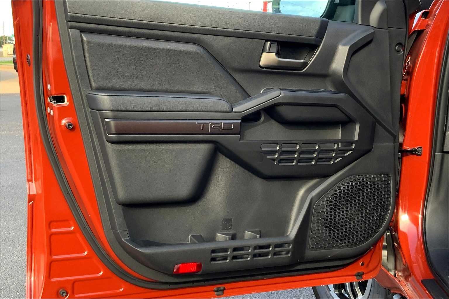 Vehicle image 11 of 22