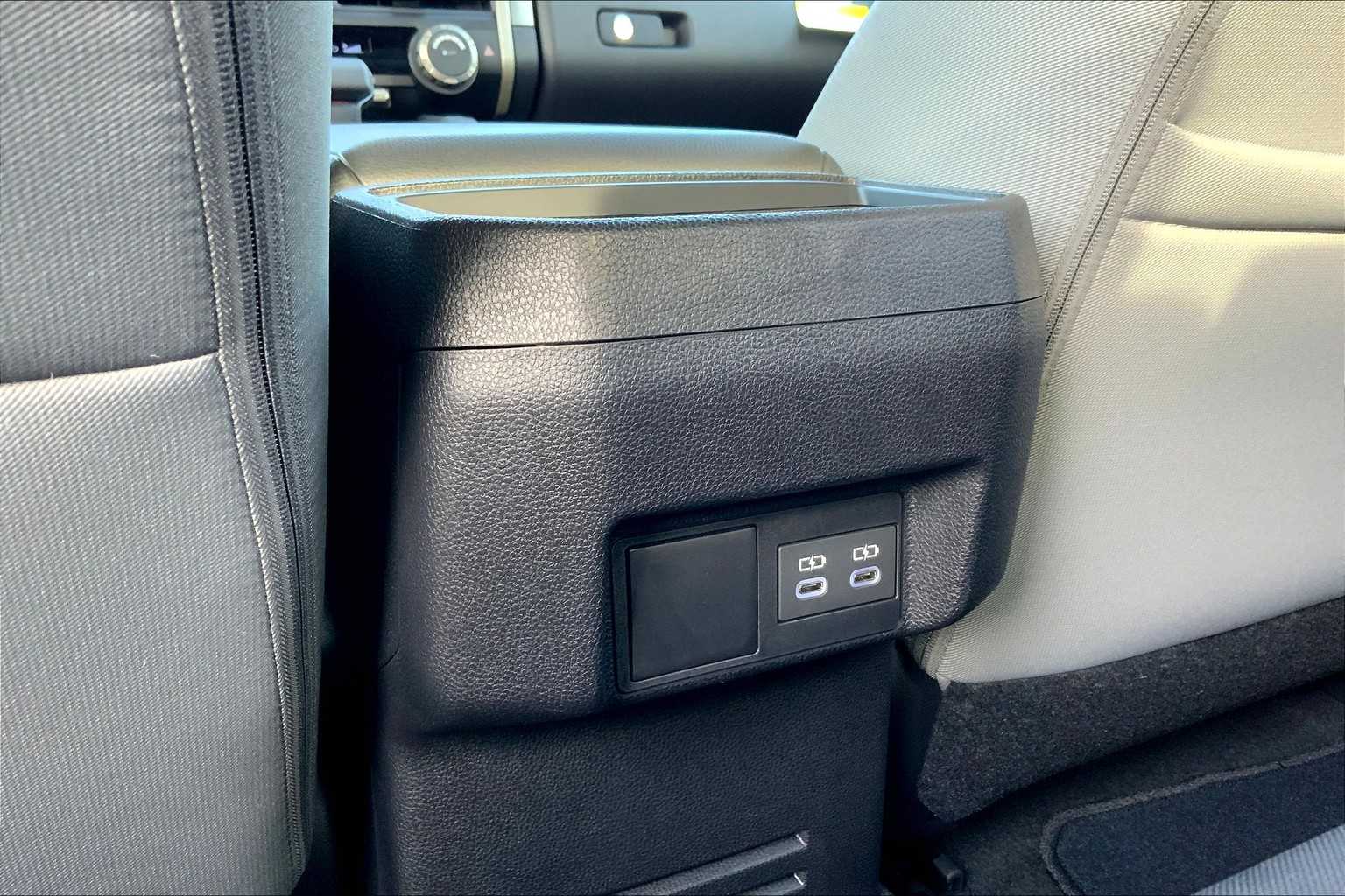 Vehicle image 20 of 22