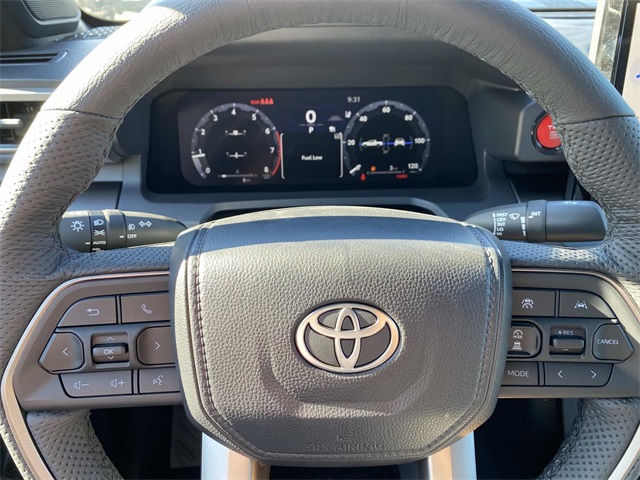 2025 Toyota Tacoma TRD Sport Image 7 of 15