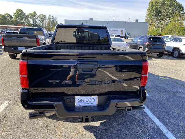 2025 Toyota Tacoma TRD Sport Image 5 of 15