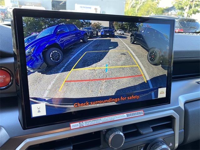 2025 Toyota Tacoma TRD Sport Image 9 of 15