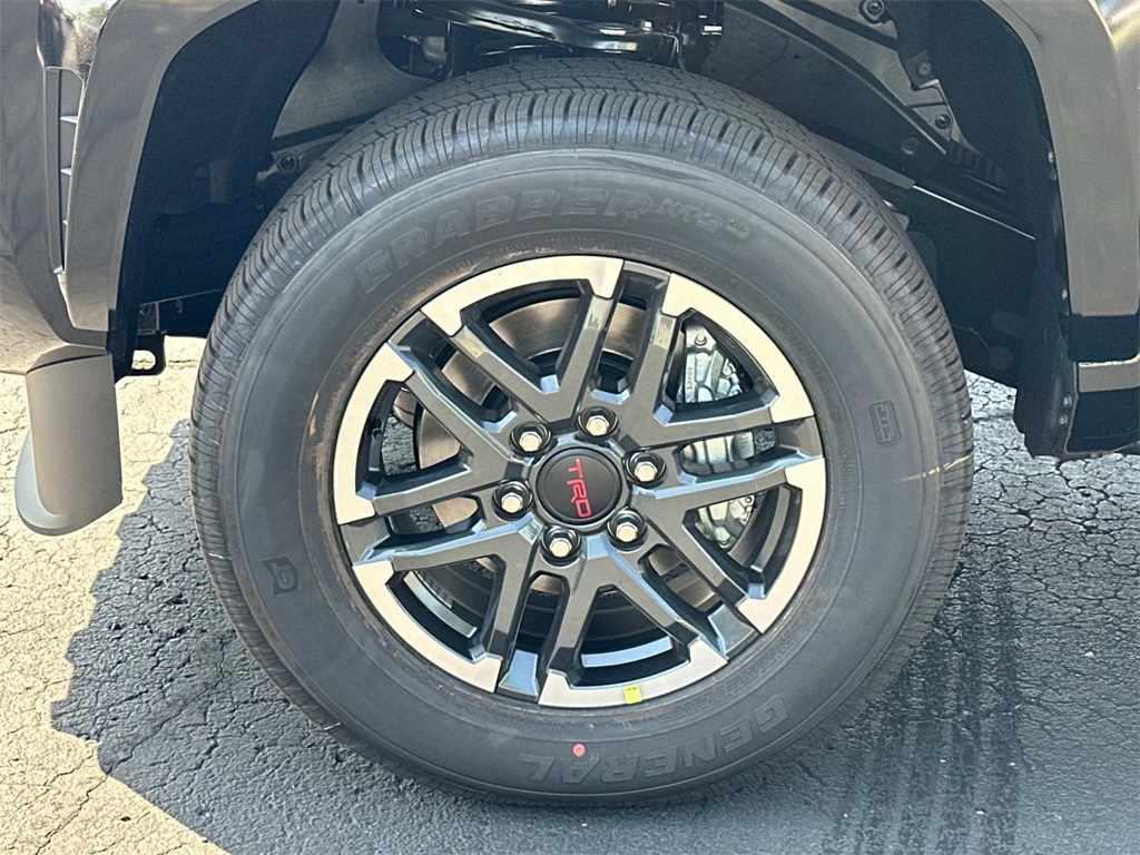 Vehicle image 8 of 32