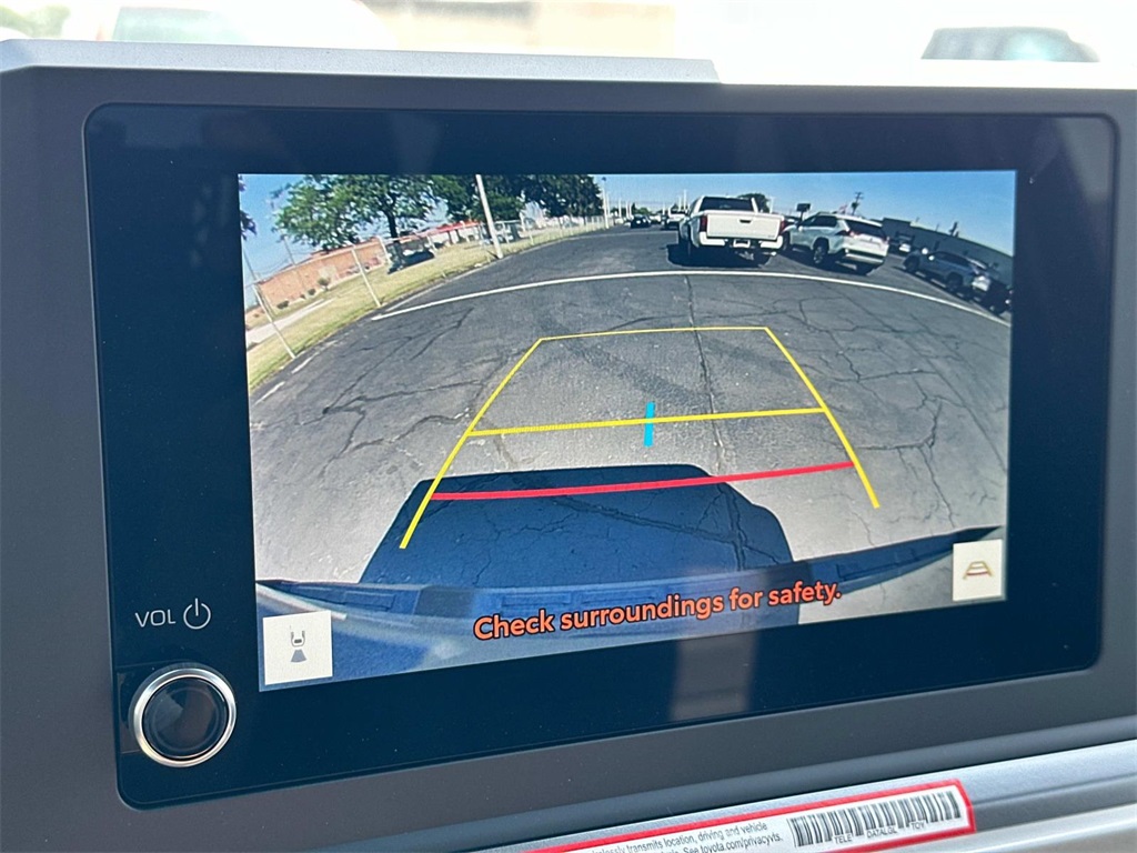 Vehicle image 15 of 32