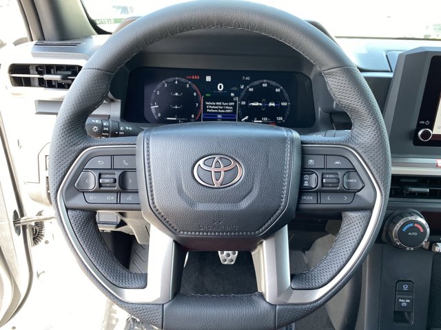 Vehicle image 18 of 20