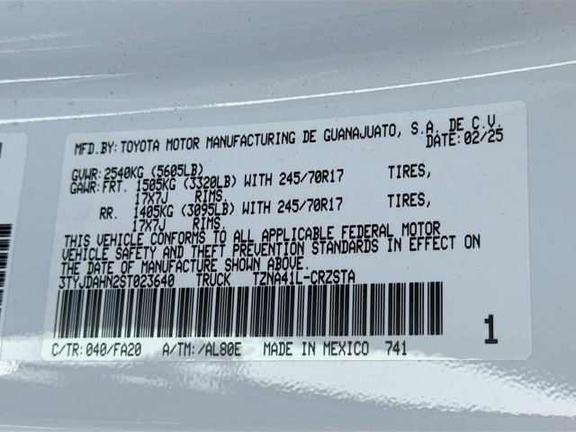Vehicle image 23 of 30