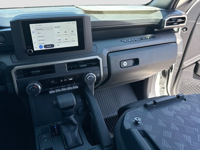 Vehicle image 25 of 30