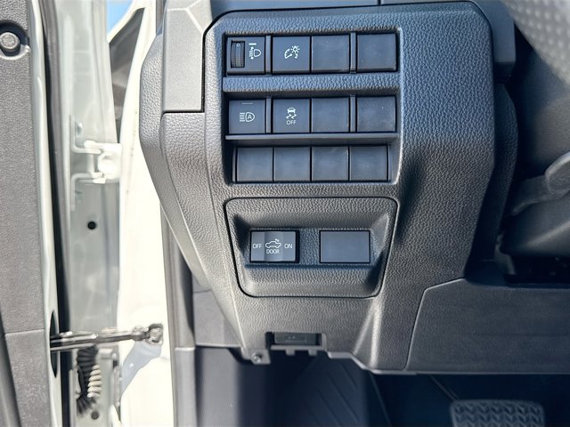 Vehicle image 26 of 30