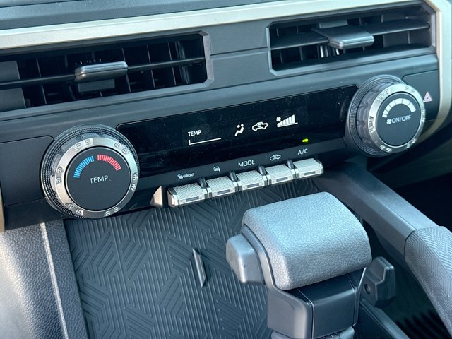 Vehicle image 28 of 30
