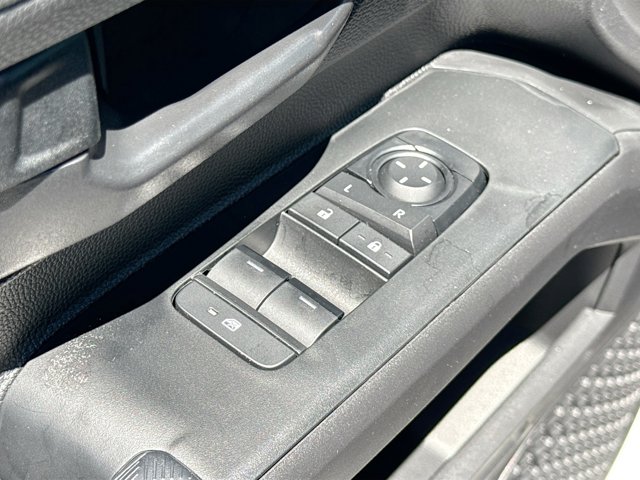 Vehicle image 24 of 30