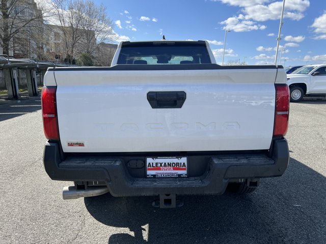 Vehicle image 4 of 10