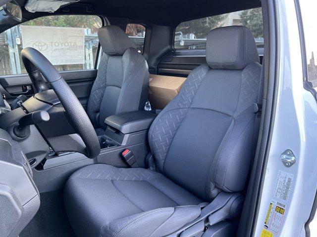 Vehicle image 9 of 10