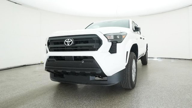 Vehicle image 3 of 32