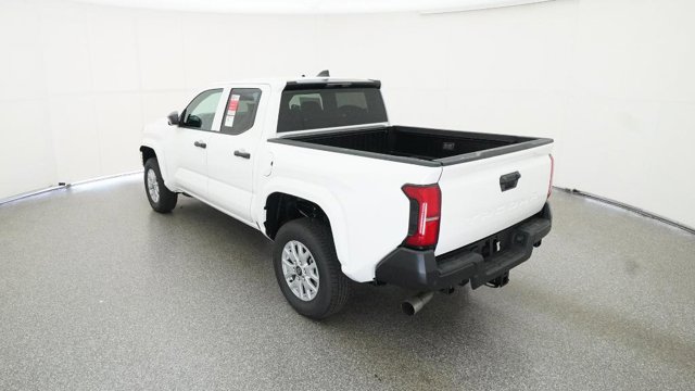 Vehicle image 24 of 32