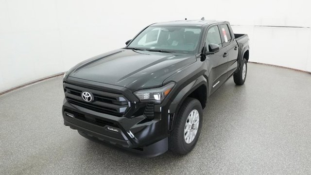 Vehicle image 3 of 32