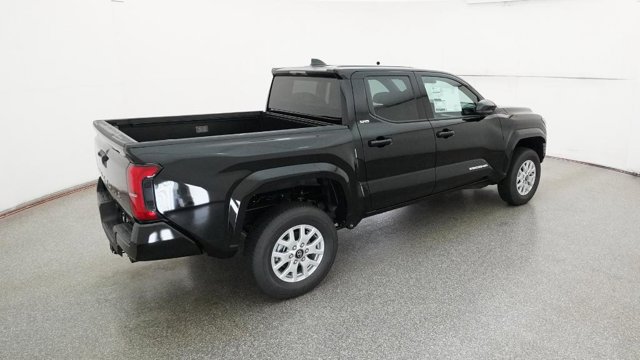 Vehicle image 18 of 32