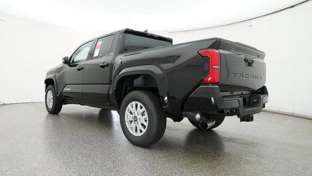 Vehicle image 25 of 32