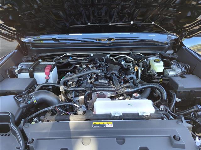Vehicle image 16 of 18