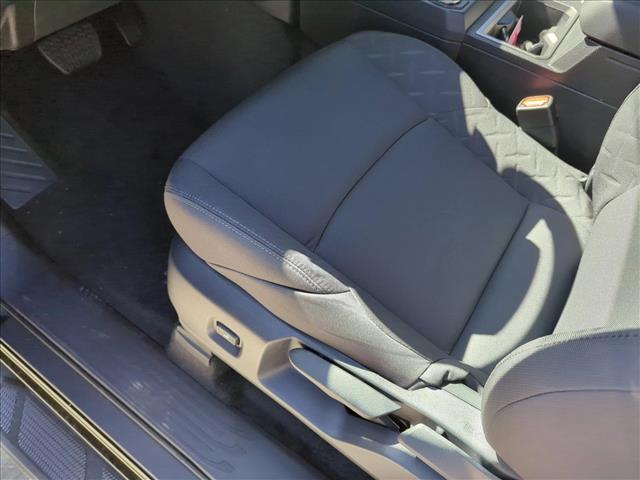 Vehicle image 9 of 18
