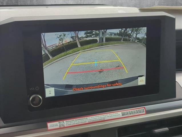 Vehicle image 13 of 18
